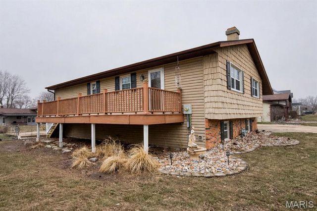 409 Thouvenot Lane, New Baden, IL 62265