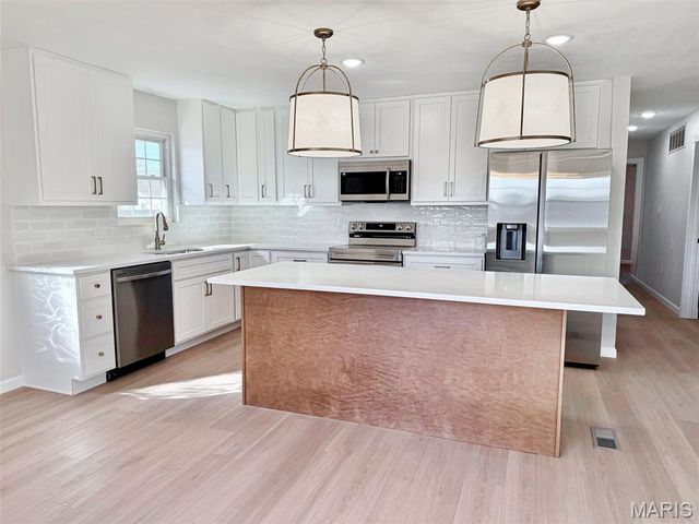 409 Thouvenot Lane, New Baden, IL 62265