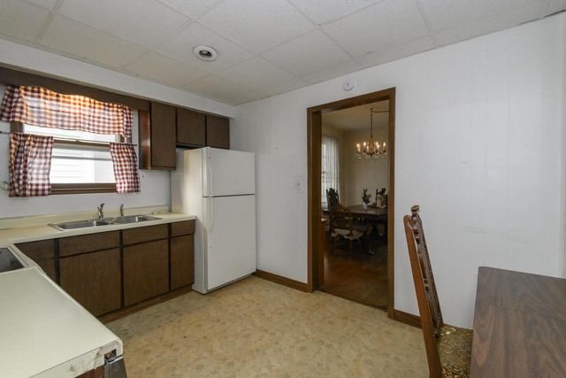 810 S 36th STREET, Milwaukee, WI 53215
