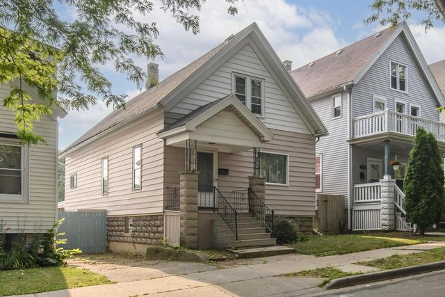 810 S 36th STREET, Milwaukee, WI 53215