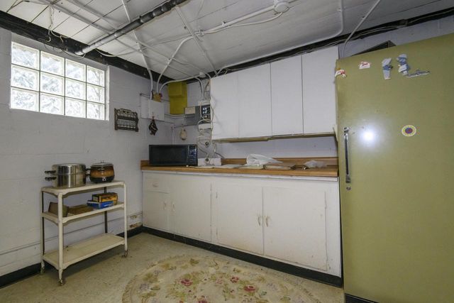 810 S 36th STREET, Milwaukee, WI 53215