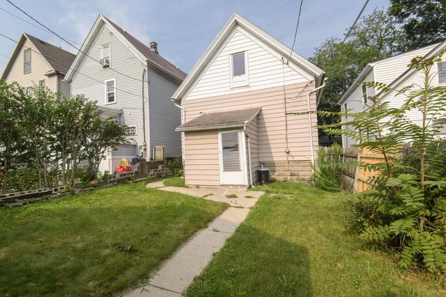 810 S 36th STREET, Milwaukee, WI 53215
