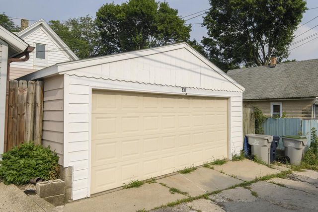 810 S 36th STREET, Milwaukee, WI 53215