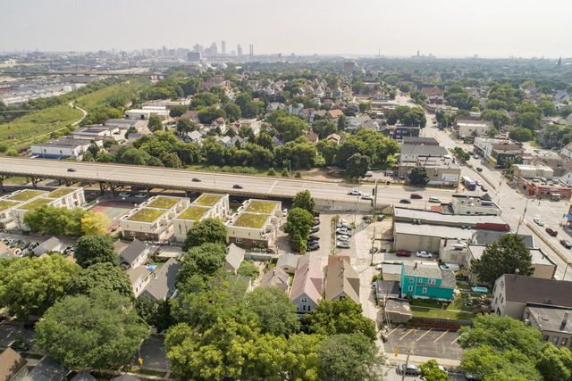 810 S 36th STREET, Milwaukee, WI 53215