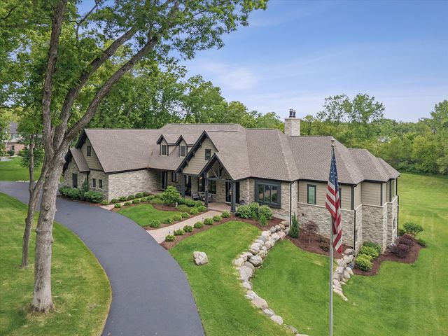 3873 Carlisle Drive, Crystal Lake, IL 60012