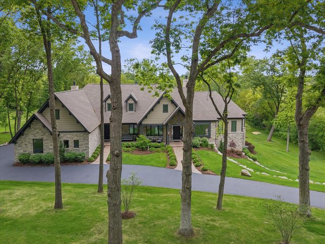3873 Carlisle Drive, Crystal Lake, IL 60012