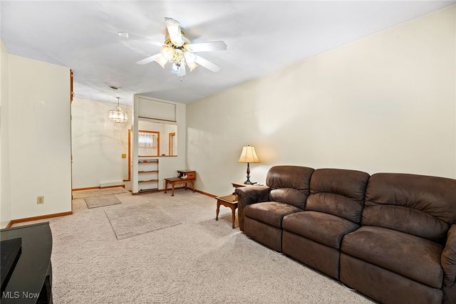 43 S Van Buren Avenue, Barberton, OH 44203