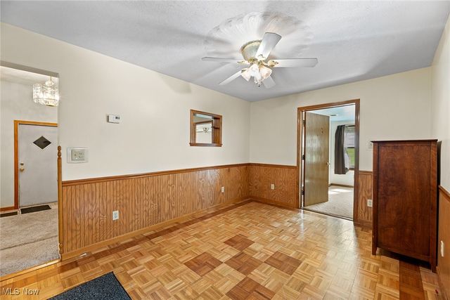 43 S Van Buren Avenue, Barberton, OH 44203