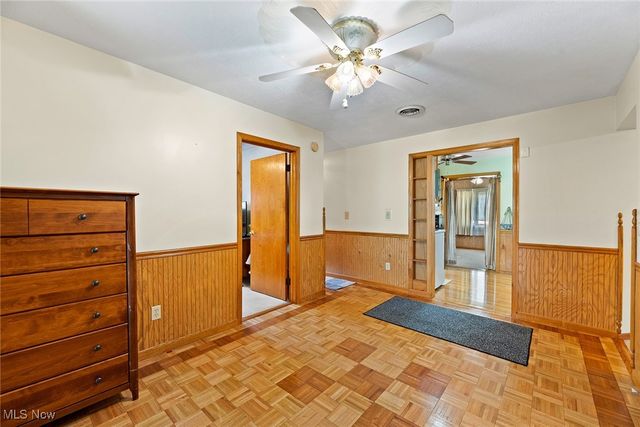 43 S Van Buren Avenue, Barberton, OH 44203