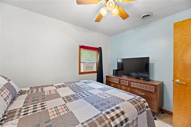 43 S Van Buren Avenue, Barberton, OH 44203