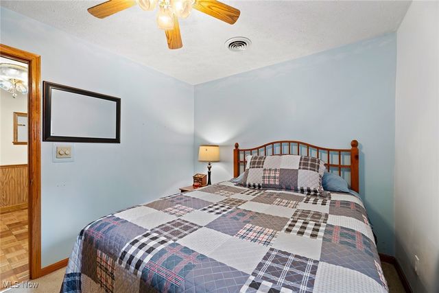 43 S Van Buren Avenue, Barberton, OH 44203