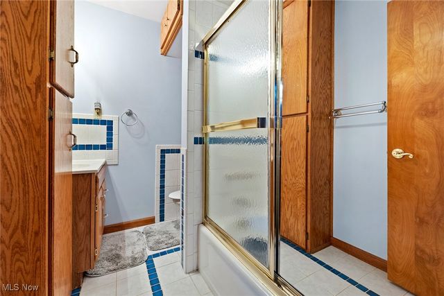 43 S Van Buren Avenue, Barberton, OH 44203