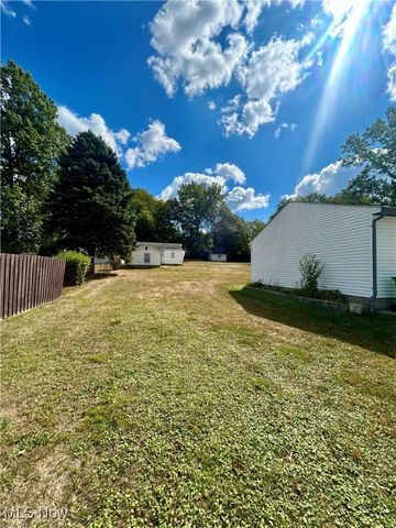 43 S Van Buren Avenue, Barberton, OH 44203