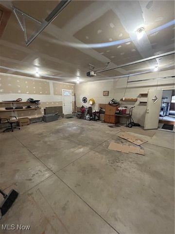 43 S Van Buren Avenue, Barberton, OH 44203