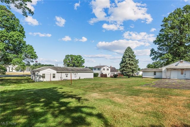 43 S Van Buren Avenue, Barberton, OH 44203