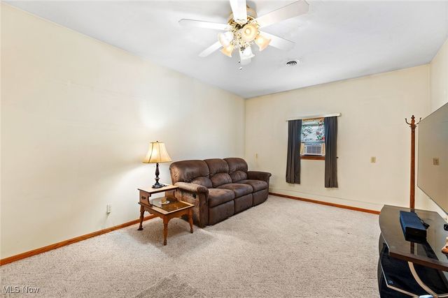 43 S Van Buren Avenue, Barberton, OH 44203