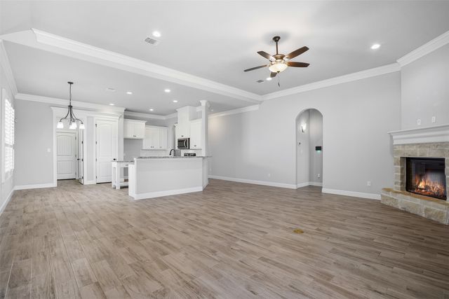 458 Silverton Drive, Granbury, TX 76049