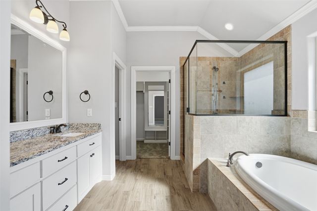 458 Silverton Drive, Granbury, TX 76049