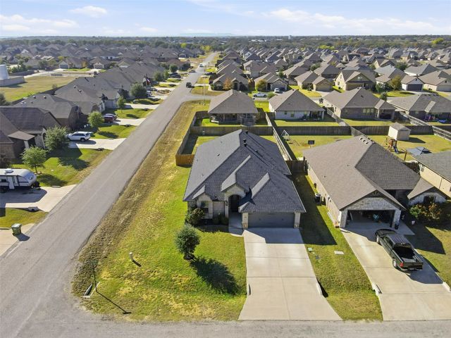 458 Silverton Drive, Granbury, TX 76049