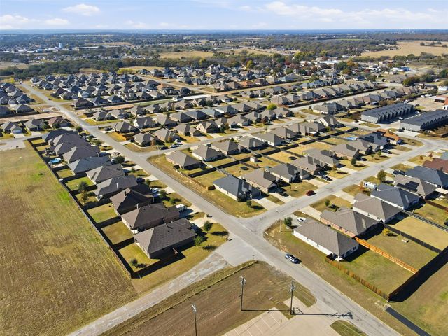 458 Silverton Drive, Granbury, TX 76049