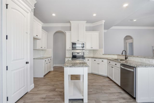 458 Silverton Drive, Granbury, TX 76049