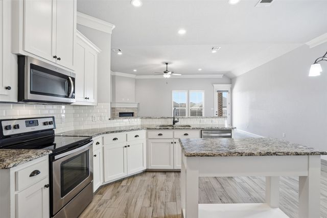 458 Silverton Drive, Granbury, TX 76049