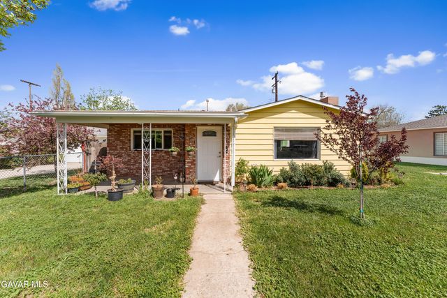 107 Brentwood Drive, Tehachapi, CA 93561