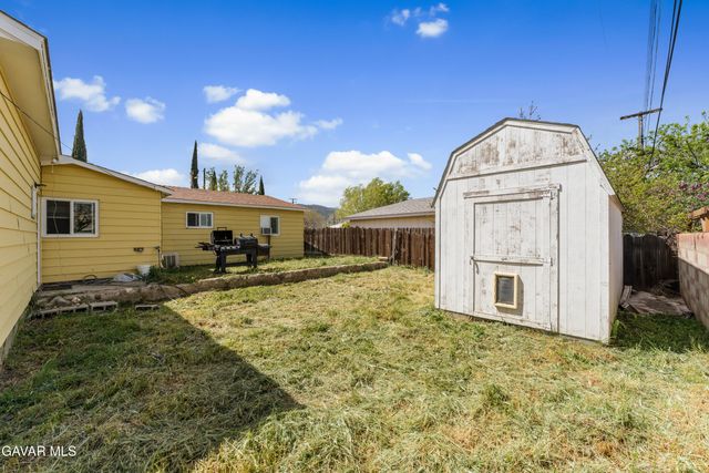 107 Brentwood Drive, Tehachapi, CA 93561