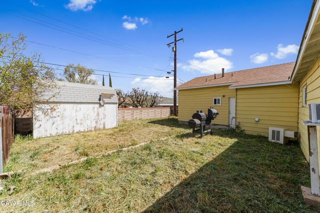107 Brentwood Drive, Tehachapi, CA 93561