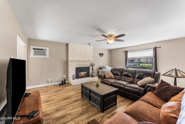 107 Brentwood Drive, Tehachapi, CA 93561