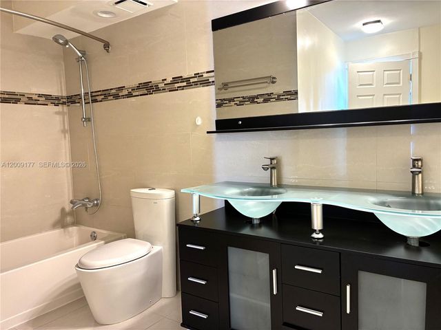 2500 NE 135th St C1011, North Miami, FL 33181