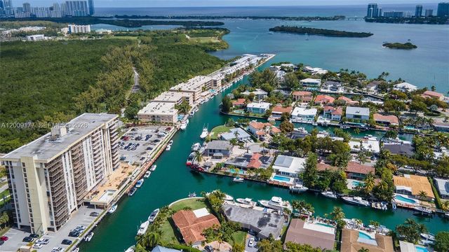 2500 NE 135th St C1011, North Miami, FL 33181