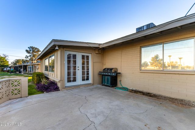 11025 N COGGINS Drive, Sun City, AZ 85351