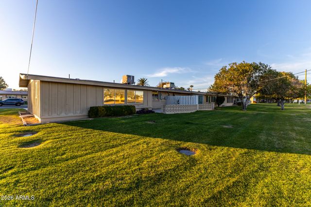 11025 N COGGINS Drive, Sun City, AZ 85351