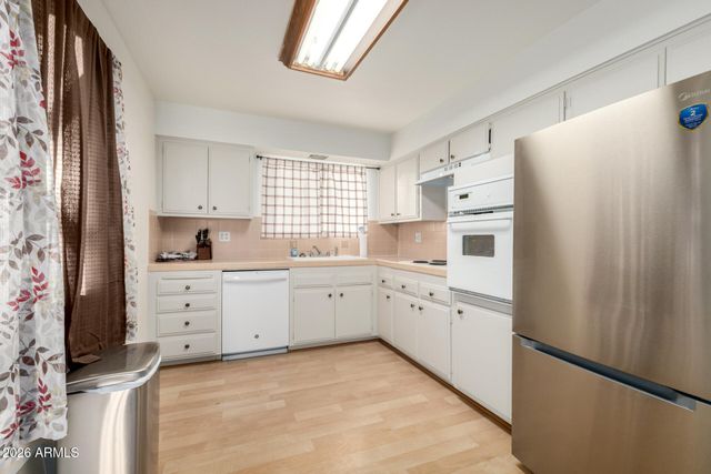 11025 N COGGINS Drive, Sun City, AZ 85351