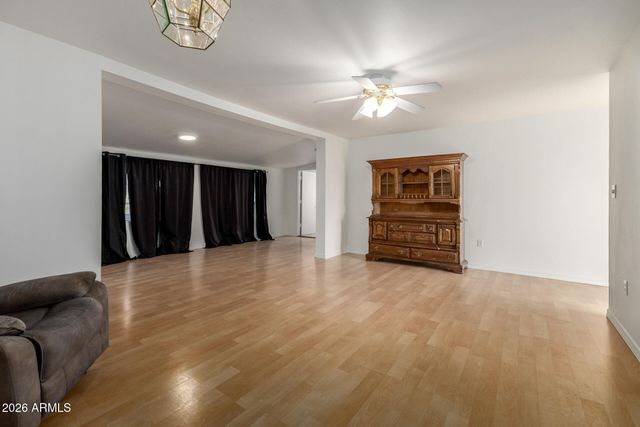 11025 N COGGINS Drive, Sun City, AZ 85351