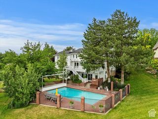 1074 E RAYMOND RD, Fruit Heights, UT 84037