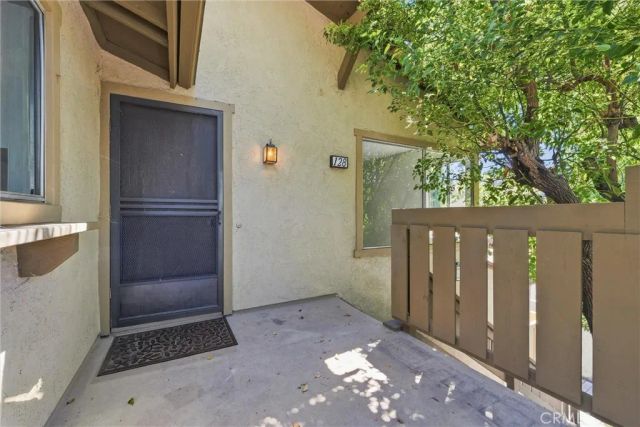 128 Clearbrook, Irvine, CA 92614