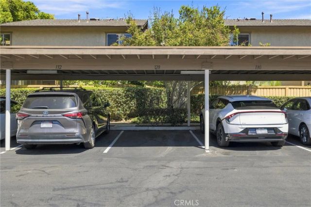128 Clearbrook, Irvine, CA 92614