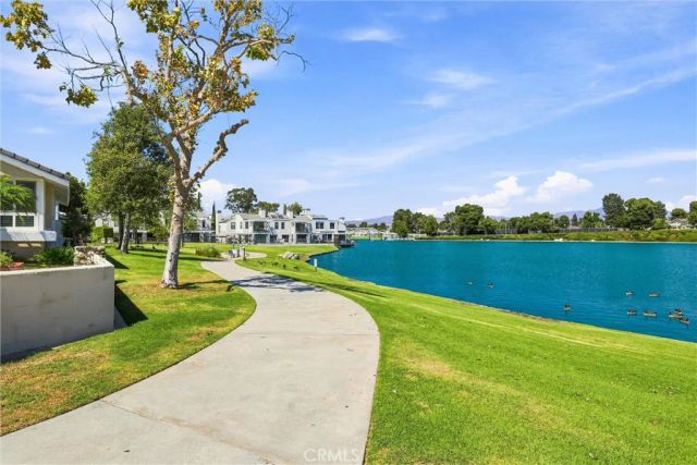 128 Clearbrook, Irvine, CA 92614