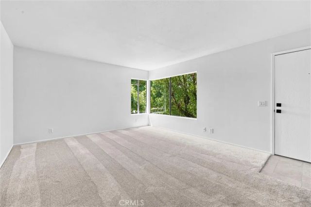128 Clearbrook, Irvine, CA 92614
