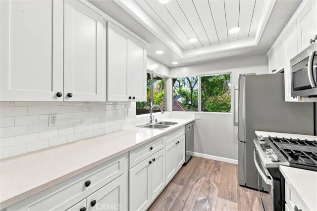 128 Clearbrook, Irvine, CA 92614
