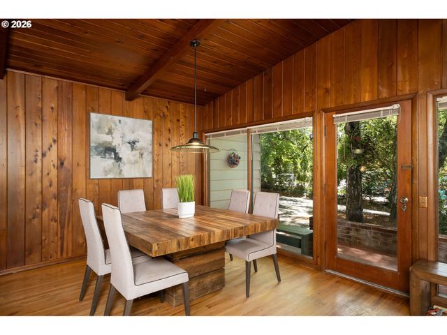 13900 SUNDELEAF Dr, Lake Oswego, OR 97034