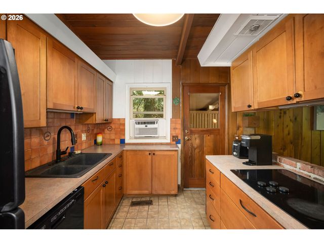 13900 SUNDELEAF Dr, Lake Oswego, OR 97034