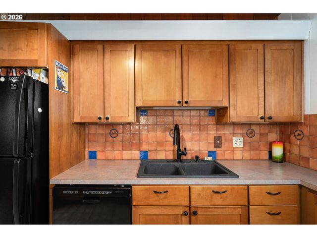 13900 SUNDELEAF Dr, Lake Oswego, OR 97034
