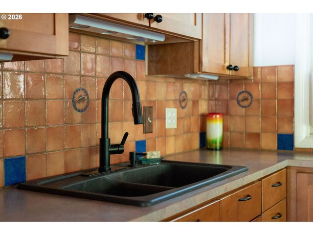13900 SUNDELEAF Dr, Lake Oswego, OR 97034