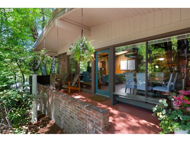 13900 SUNDELEAF Dr, Lake Oswego, OR 97034