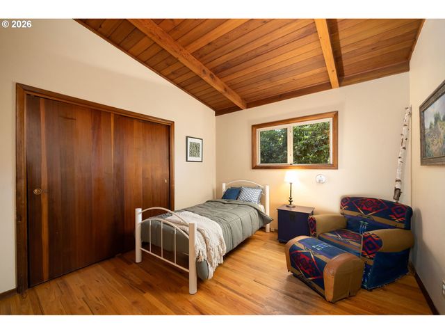 13900 SUNDELEAF Dr, Lake Oswego, OR 97034