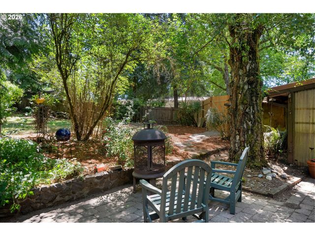 13900 SUNDELEAF Dr, Lake Oswego, OR 97034