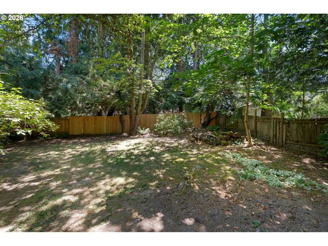 13900 SUNDELEAF Dr, Lake Oswego, OR 97034